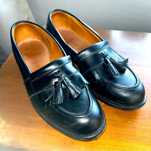 Men's Allen Edmonds Newport Black Leather Tassel Dress Loafers Shoes sz US 8.5E - Picture 1 of 12